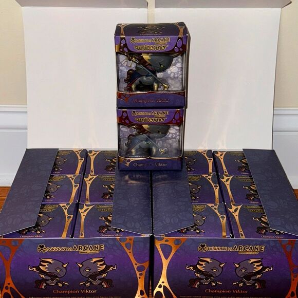 tokidoki x ARCANE Unicorno - Champion Viktor (Special Edition) - Picture 8 of 12